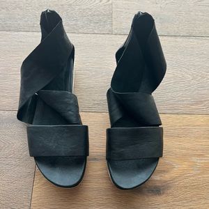 Eileen Fisher Women’s Sport Tumbled Black Leather Sandal Size 9